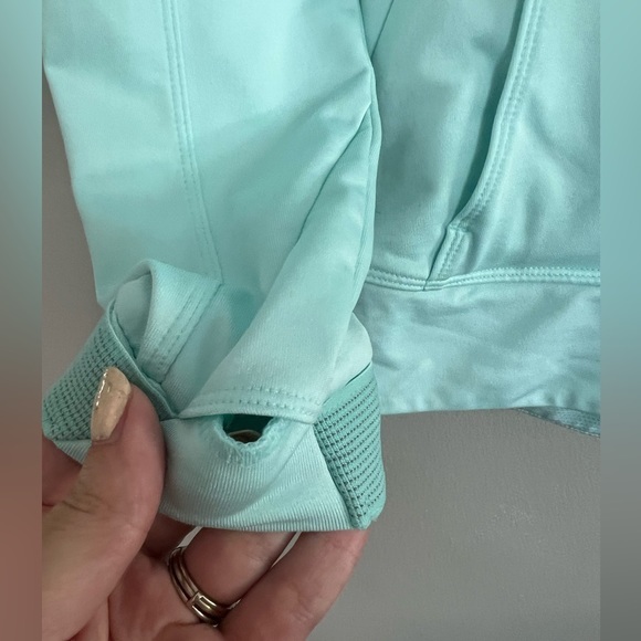 Athleta‎ pullover - Picture 2 of 8